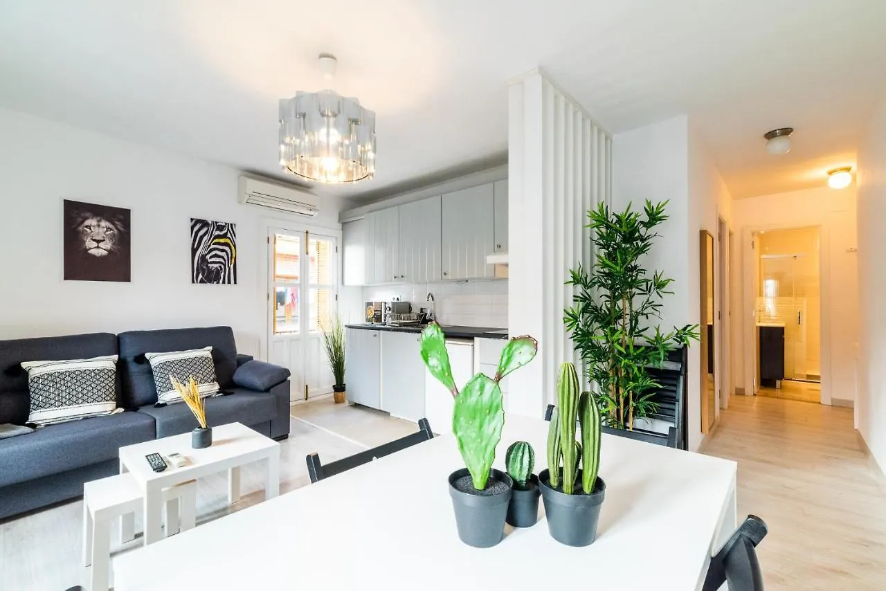 Precioso Apartamento Con Parking En Granada 0*,
